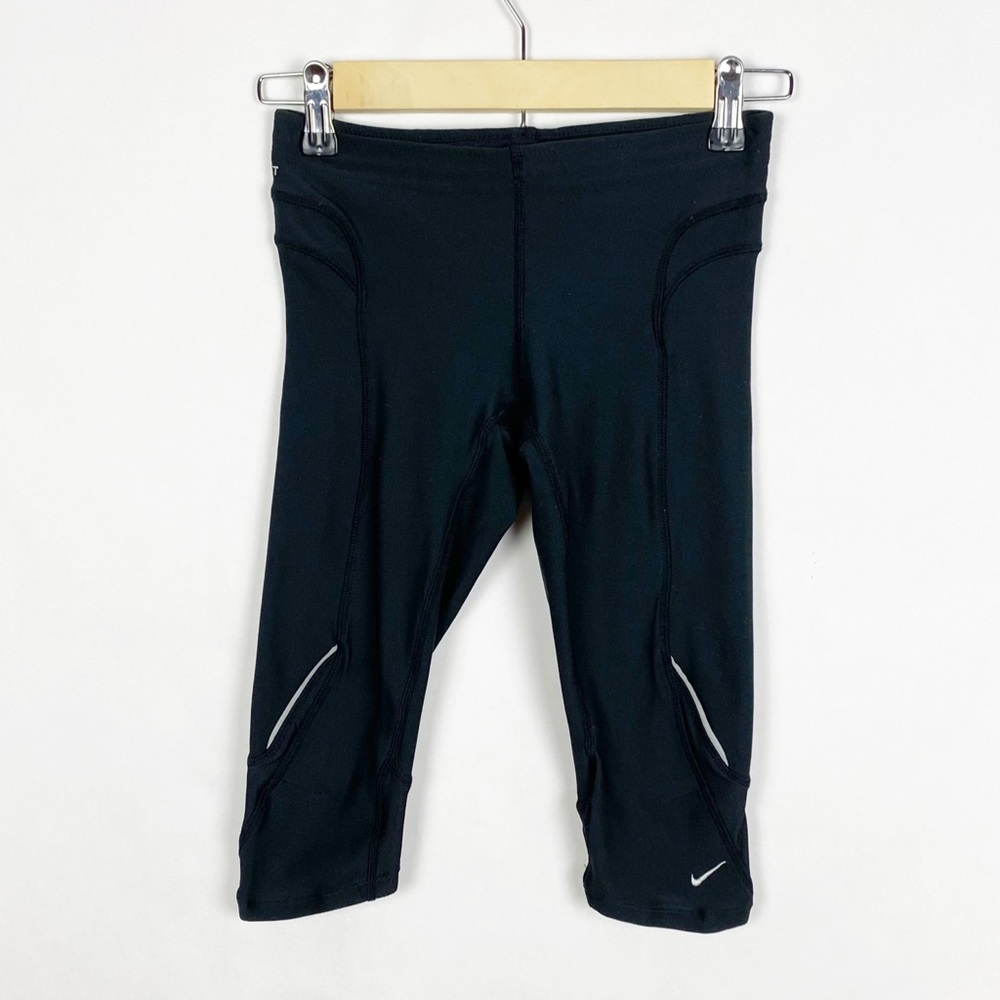 NikeFIT Black Cropped Leggings